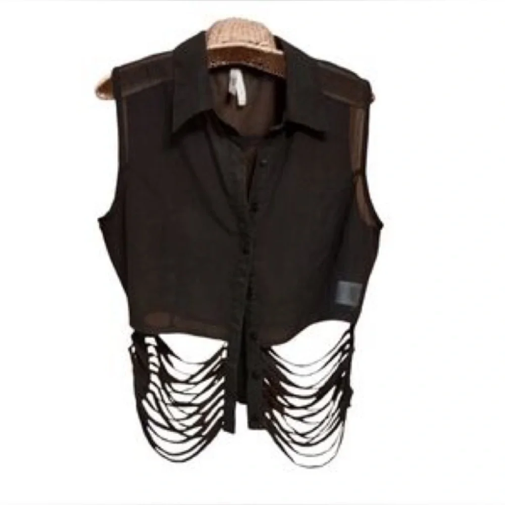 Truth Black Sleeveless Vest - Picture 1 of 4